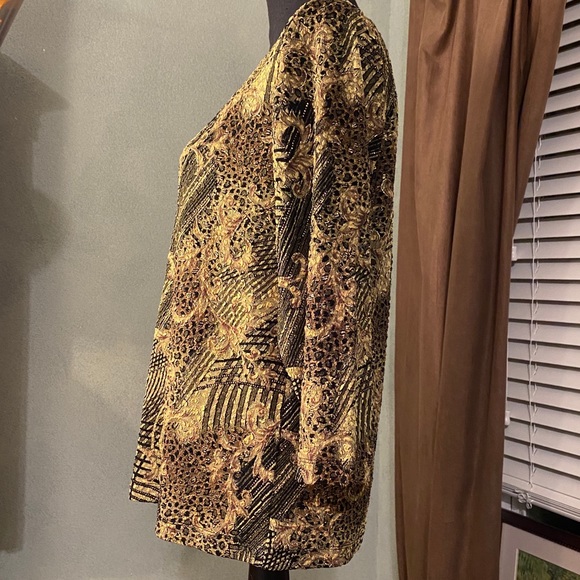 Chico’s Design 3/4 sleeve Top - Picture 4 of 11